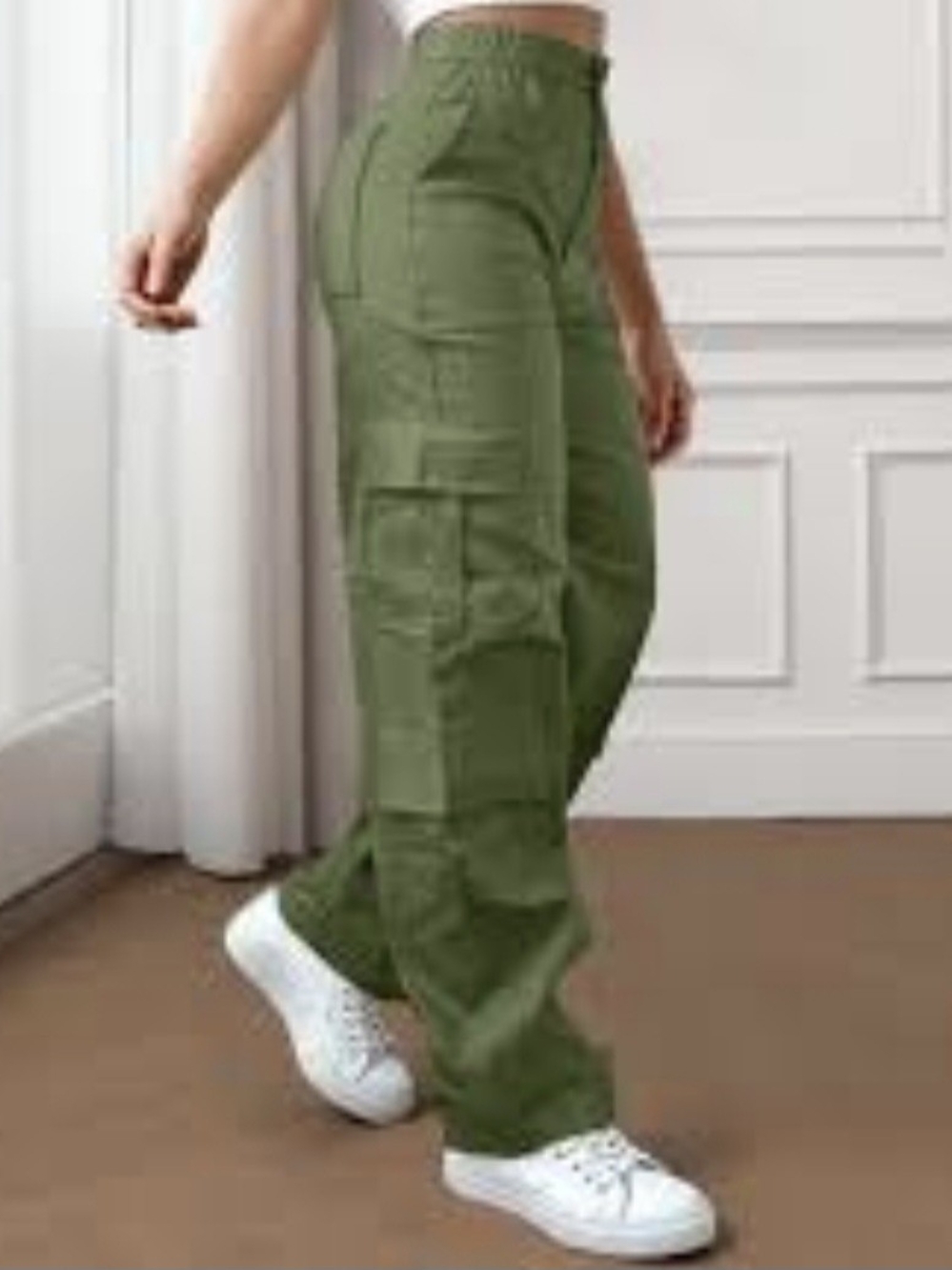 High-Rise Wide-Leg Cargo Pants in Olive Green